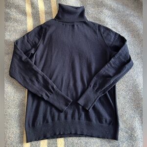 Banana Republic Women’s cotton and cashmere turtleneck sweater, navy, medium